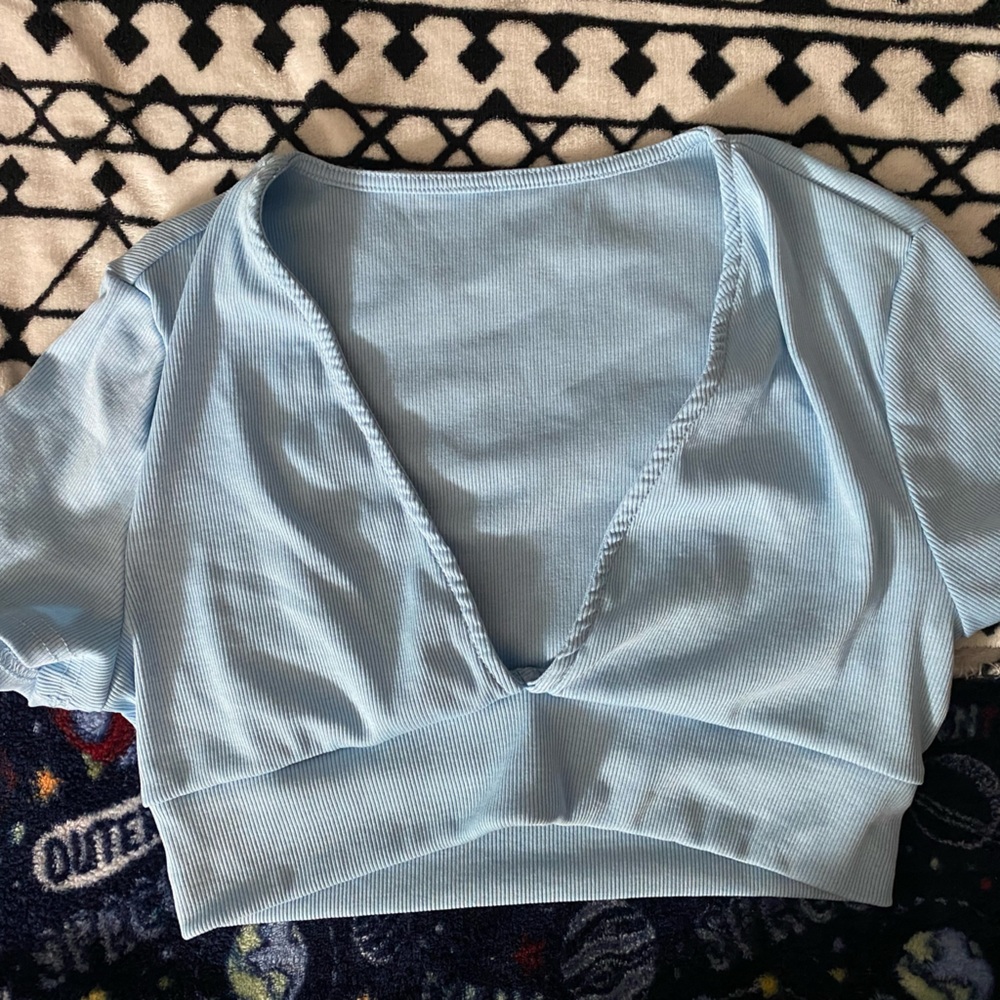 Crop top shirt very cute for summer!